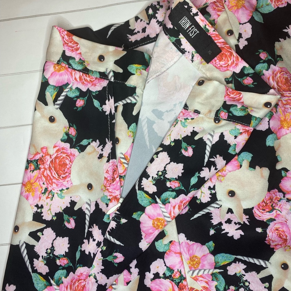 Iron Fist Buns and Roses Shorts XL